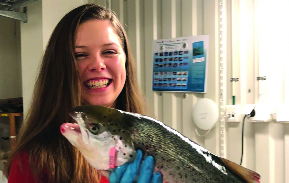 Masterstudent i akvakultur Julie Elise Trovaag er snart ferdig med utdanningen, og hun er svært godt fornøyd med studievalget sitt. FOTO: RAÚL JIMÉNEZ-GUERRERO.