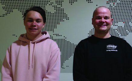 Kombinerer skole og sjømatpraksis